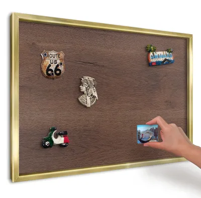 Produktbild von Magnettafel 60x40 cm mit goldenem Rahmen - Magnetische Metalltafel, Magnetpinnwand zur Wandmontage für Wohnzimmer, Küche, Flur, Kinderzimmer und Büro - braunes Holz