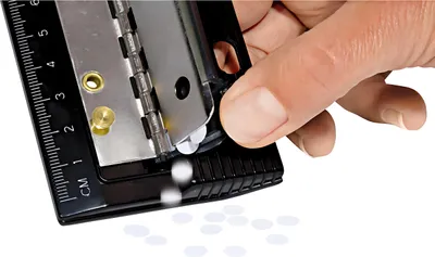 Image de Perforateur de poche WEDO Business, 4 trous, noir