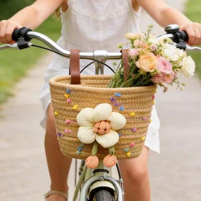 Image de Panier de vélo tressé VHV - Aspect coton - Pour guidon de vélo pour enfants, de trottinette et de draisienne - Accessoire décoratif - Hauteur : 19,5 cm - Blanc avec des pois colorés