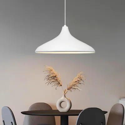 Produktbild von Opviq, Hochwertiger Kronleuchter, Metallkörper, Ø 22 cm, Höhe 15 cm, Gesamt-Höhe 100-120 cm, E27 Fassung max. 40 W, Weiß, Skandinavisches Design, Modern & Elegant.