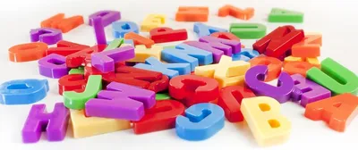 Produktbild von Set mit 66 großen Magnetbuchstaben - Miniland