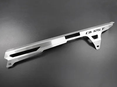 Obrázek produktu pro Ochranný kryt řetězu kompatibilní s Honda CB 125 F BJ 2014-17 Logo stříbrná