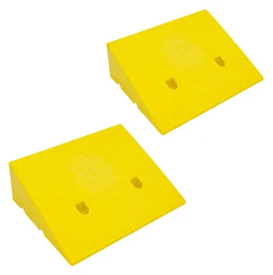 Image de Rampes de seuil et de trottoir - Lot de 2 rampes d'accès - Capacité de charge de 1 tonne par rampe - Forme en coin en plastique - Surface antidérapante - Rainures de drainage - Jaune