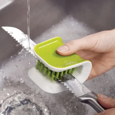 Image de Joseph Joseph BladeBrush vert Brosse de nettoyage de couteaux