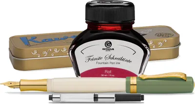 Produktbild von Kaweco Student Füllfederhalter mit 30 ml Füllfederhaltertinte, Konverter und Metalletui „60's Swing“, rot