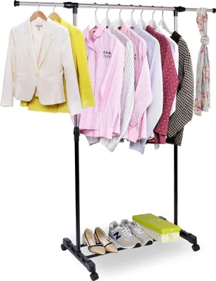 Produktbild von Eleganter Kleiderständer LUKI mit Rollen - Schwarz