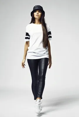 Produktbild von Urban Classics Female Shirt Ladies Stripe Mesh Tee Black/White-M