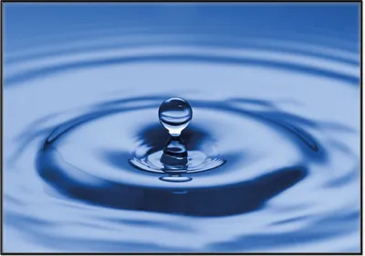 Produktbild von Wallario Wandbild Wassertropfen im blauen Wasser, Größe: 70,30 x 100,30 cm, Poster mit schwarzem Aluminiumrahmen