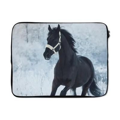 Produktbild von MuchoWow® Laptop Hülle 17 Zoll Laptoptasche Pferd - Schnee - Wald - Zipper - Schutzabdeckung