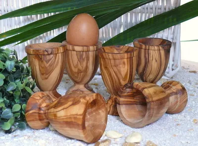 Produktbild von Eierbecher KLASSIK aus edlem Olivenholz – 6er Set, gedrechselt, lebensmittelecht, unbehandelt