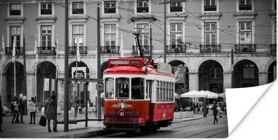 Produktbild von MuchoWow® Poster Schwarz-Weiß-Foto mit einer roten Straßenbahn 120x60 cm - Bild