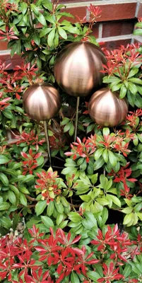 Produktbild von Rosenkugel 3er Set 15-15-10 cm Edelstahl golden rose matt gebürstet  mit Stab 80 cm