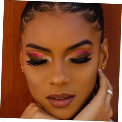 Produktbild von 10 Paar künstliche Wimpern mit Strasssteinen, natürlicher Dichte und leichter synthetischer Wimpernverlängerung für Frauen, Partys und Festivals mit auffälligem Glamour
