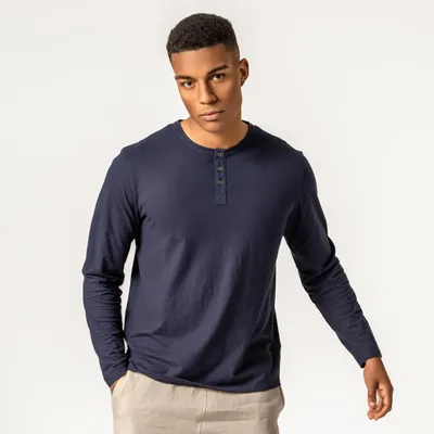 Produktbild von Herren-Henley Shirt „Thomme“ in Deep Sea von Living Crafts