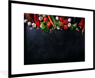 Produktbild von MuchoWow® Gerahmtes Poster Gemüse - Kräuter - Gewürze - Schwarz - Rustikal - Küche 90x60 cm - Poster mit Schwarzem Bilderrahmen Wandposter Rahmen Foto Bilder - Wanddekoration - Fotos