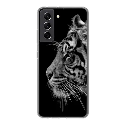 Produktbild von MuchoWow® Handyhülle Schutzhülle Hülle für Samsung Galaxy S21 FE Tiger auf schwarzem Hintergrund in schwarz und weiß Silikon Softcase Handy Hülle - Mobiltelefonhülle