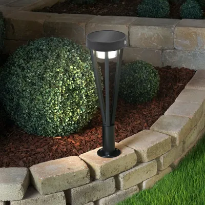 Produktbild von esotec Solar PIR Standleuchte Dorea, Solarlampe für außen, 40 LEDs, IP44, 102952