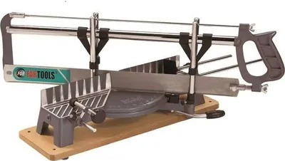 Obrázok produktu pre Pokosová píla FARTOOLS SOM 550B, kotúč 14 TPI, rezací výkon 115 mm, podstavec na drevo, 550 mm