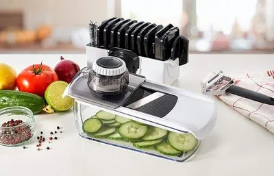 Immagine prodotto di Set di mandoline da cucina manuali 11 in 1: mandolina, taglia-julienne, zester, grattugia per formaggio, pelapatate