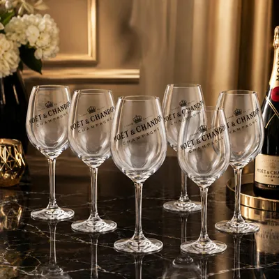 Produktbild von 6x Transparente Champagnergläser – Elegante Sektgläser für Champagner, Prosecco & Schaumwein – 6er Set, KI-generiertes Bild