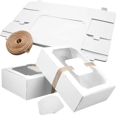 Produktbild von Geschenkbox mit 12 Kuchen, transparent, Backen und Kuchen.