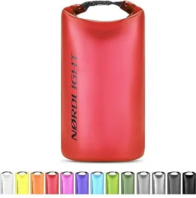 Produktbild von Famanu Dry Bag 30 L - Wasserfeste Tragetasche mit Rollverschluss und Schulterriemen (Rot)