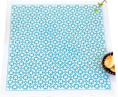 Productafbeelding van Olympus Hitomezashi Sashiko Stickpackung "Hana Fukin Linked Crosses", Stoff bedruckt, 34x34cm, Original aus Japan