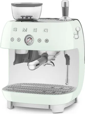 Produktbild von Smeg 50s Style Espressomaschine Mit Mahlwerk Silber One Size / EU Plug 220V Silber One Size