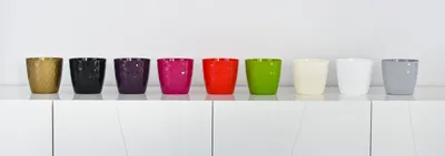 Image de KADAX Pot de fleurs en plastique "Amily", pot avec soucoupe. Pot à plantes, 12 cm, prune, 1 pièce