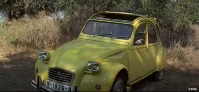 Produktbild von Geschenkset James Bond "Citroen 2 CV"