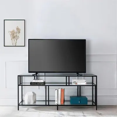 Produktbild von TV-Lowboard mit klaren Glasplatten und schwarzem stabilem Metallrahmen