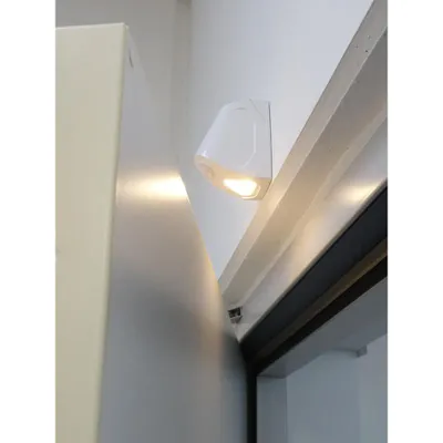 Produktbild von Müller-Licht LED Orientierungslicht Caplux 0,6W 40lm IP54 Neutralweiß 4000K 3 x AA Batterie Bewegungssensor