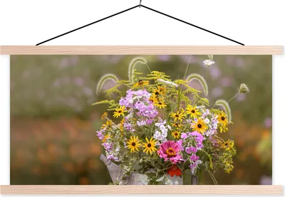 Produktbild von MuchoWow® Textilposter Blumen - Gießkanne - Farbe 60x30 cm mit holzfarbenen Rahmen - Dekoration