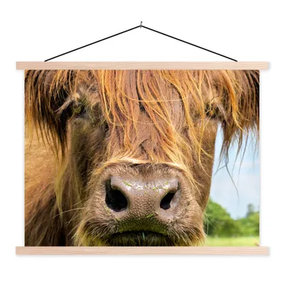Produktbild von MuchoWow® Textilposter Schottischer Highlander - Nahaufnahme 40x30 cm mit holzfarbenen Rahmen - Bilder