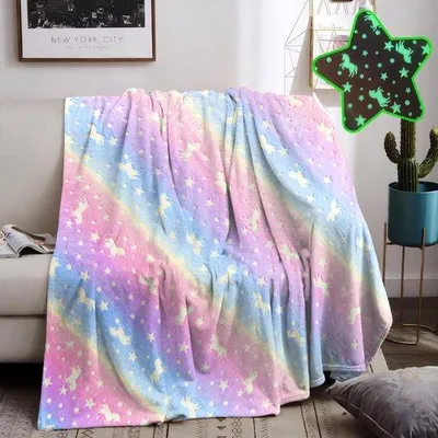 Produktbild von Unyqoos® Leuchtende Kinderdecke mit Glow-in-the-Dark-Effekt, weiches Flanell, 130 x 150 & 150 x 200 cm – Schlaf- und Campingdecke für Kinder