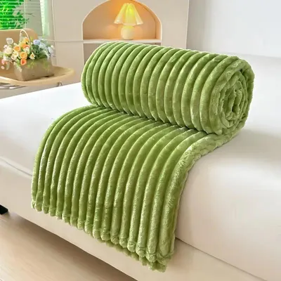 Produktbild von Luxus Samt Decke 150x200 cm – Weich & Bequem, Ganzjahresdecke, Flanell, Maschine, Grün