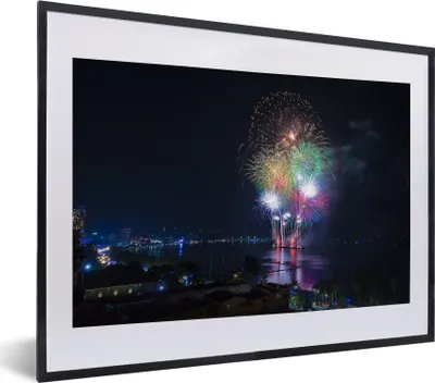 Produktbild von MuchoWow® MuchoWow® Gerahmtes Poster Feuerwerksfestival 40x30 cm - Poster mit zchwarzem Bilderrahmen - Bilderrahmen - Poster im Rahmen