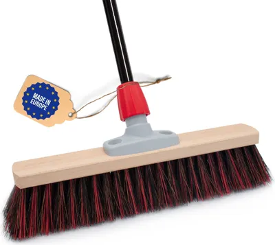 Produktbild von Novaliv Straßenbesen mit Stiel draußen 40 cm Arenga-Elaston Borsten Ideal als Besen draußen Gartenbesen mit Stiel harte borsten Terassenbesen Hofbesen Stallbesen Kehrbesen Industriebesen Outdoor broom