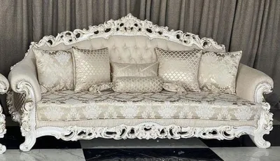 Produktbild von Casa Padrino Luxus Barock Sofa Creme / Weiß / Gold - Prunkvolles Wohnzimmer Sofa - Barockstil Wohnzimmer Möbel - Luxus Möbel im Barockstil - Barock Einrichtung - Wohnzimmer Einrichtung