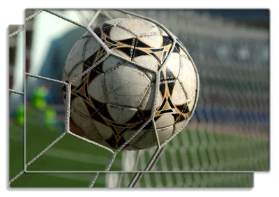 Produktbild von Wallario Frühstücksbrettchen 2er Set aus Glas, je 20 x 30 cm, mit rutschfesten Füßen, Motiv Fußball - Ball im Tor - Bolzplatz
