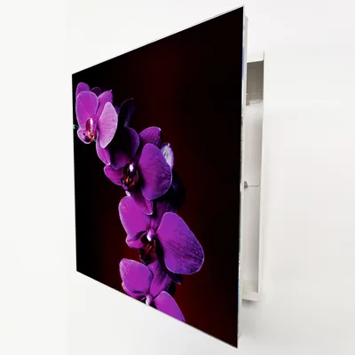 Produktbild von Schlüsselkasten Weiß Metall, lila Orchidee Motiv hinter Glas, Moderne Schlüsselbox linksöffnend, 32x28x6,5 cm, 20 Haken für Ordnung im Flur.
