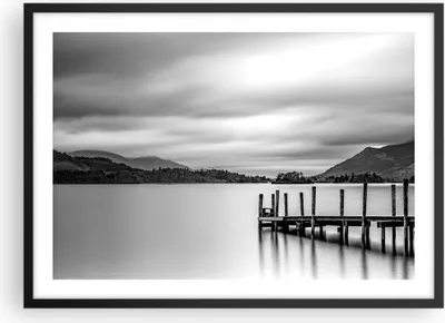 Produktbild von Gerahmtes Poster - Schwarzer Rahmen - Schwarzweiß Landschaft See - 70x50 cm - Wand Bild - Wanddeko - Wandbilder - Wandposter - Bilderrahmen - Bilder - Kunstdruck - Wandbild - P2BAA70x50-4321