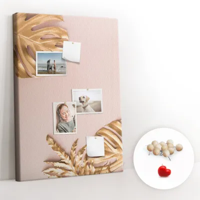 Imagen del producto de Tablero de corcho con chinchetas – Tablero con chinchetas para fotografías y notas – 70x100 cm – 100 chinchetas de madera – Acabado dorado