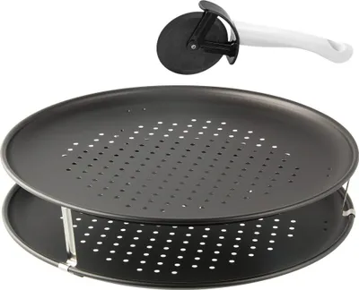 Produktbild von Zenker Pizzaset 3-teilig, Pizzableche & Pizzaschneider, Pizzablech rund (Ø 32 cm) gelocht, inkl. Pizzaschneider und Halter, für Pizza & Flammkuchen