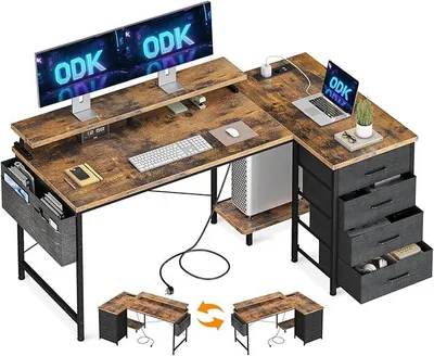 Imagen del producto de Escritorio en forma de L, 140x80x84.7cm. Escritorio de esquina reversible con 4 cajones y espacio para monitor. Mesa en forma de L con 2 puertos de carga USB y 2 enchufes, ideal para trabajar desde casa. Color marrón. Escritorio en forma de L con 2 puertos USB y 2 enchufes, soporte para monitor y bolsa de almacenamiento para el teletrabajo