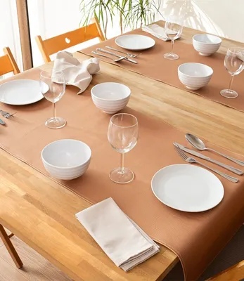 Produktbild von Monaco Tischläufer 140x45 cm – Kunstleder (vegan) – Kupfer