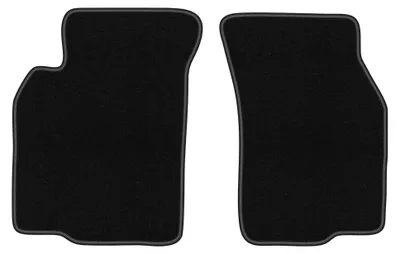Obrázok produktu pre Predné velúrové koberce pre: Mitsubishi Colt V (CJ0) 1996-2003 (hatchback) – 2 ks, čierne, na mieru – Wielganizator BASIC