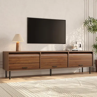 Produktbild von Merax TV Lowboard mit Schiebetüren, TV Schrank mit 3 aufschiebbaren Türen, vertikale Rillenoptik, schwarze Griffe, Metallfüße, Wohnzimmer, Nussbaum