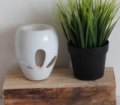 Produktbild von Duftlampe 20 Duftstövchen weiss Keramik glänzend Tropfenform 13 cm hoch