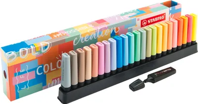 Produktbild von Exklusives 24er Textmarker Geschenkset - STABILO BOSS ORIGINAL mit aufgedruckten, motivierenden SprüchenTextmarker in 24 Farben, mit 24 besonderen Sprüchen